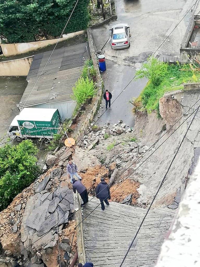انهارت الطريق وحوصروا السكان... هذا ما حصل جراء العاصفة