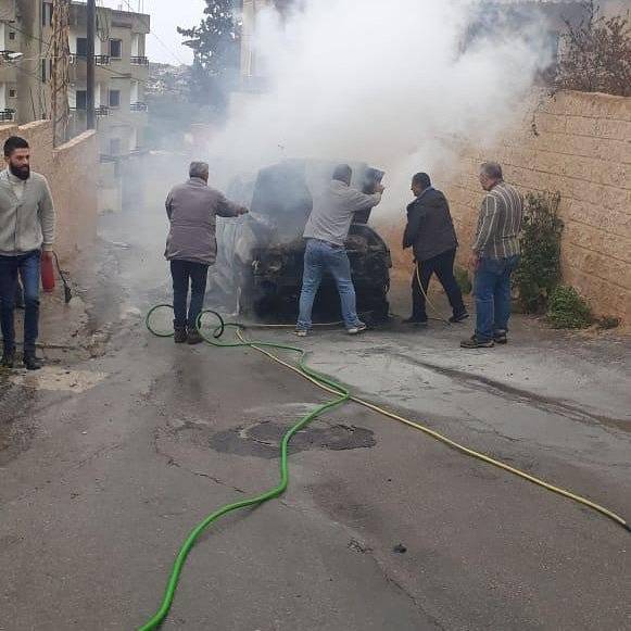احتراق سيارة في بلدة حومين التحتا