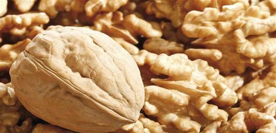هذه الكمية من الجوز يوميًا تحمي النساء من هذا السرطان!