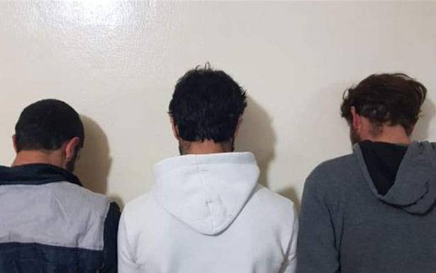 عصابة محترفة في صور

تسرق مواشي وقفران نحل !!
