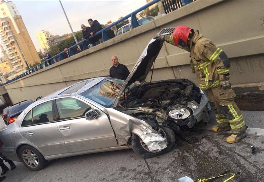 بالصور: مصابين اثر حادث مروري على جسر الماريوت