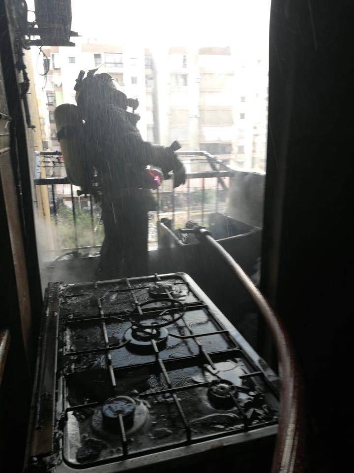 بالصور: حريق يلتهم شقة في المريجة