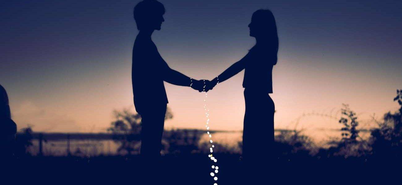 إذا كان الشريك من هذه الأبراج.. فأنت في علاقة رومانسية فريدة
