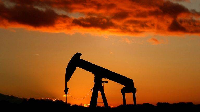النفط يصعد لأعلى مستوى في 5 أشهر