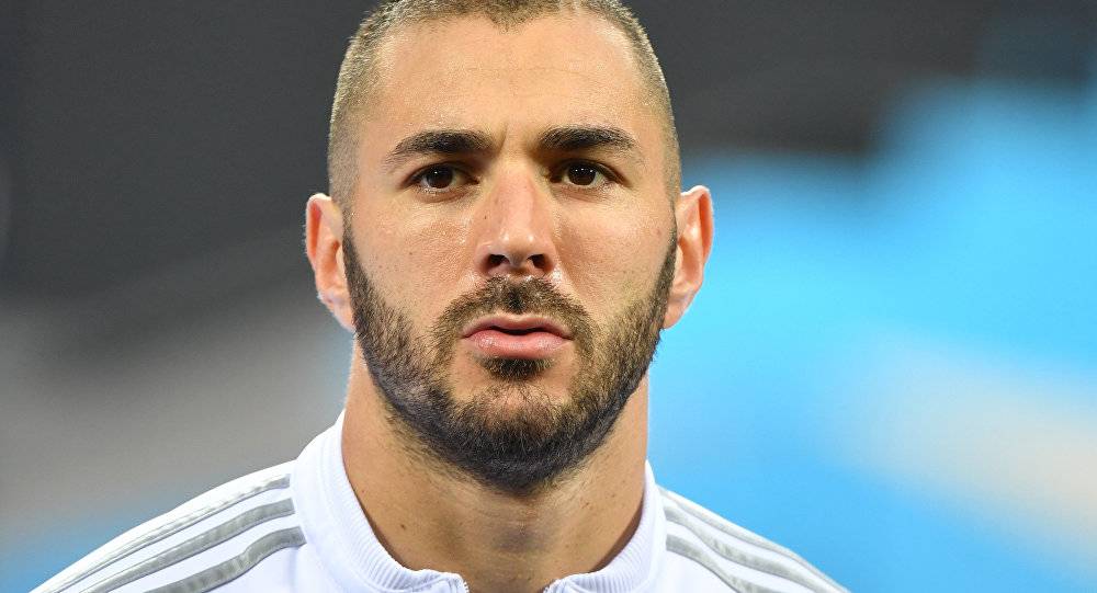 بنزيما ينقذ ريال مدريد من كمين إيبار
