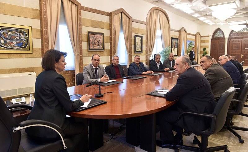الحسن تابعت تداعيات النزوح مع وزير الإعلام وهذا ما قاله الأخير