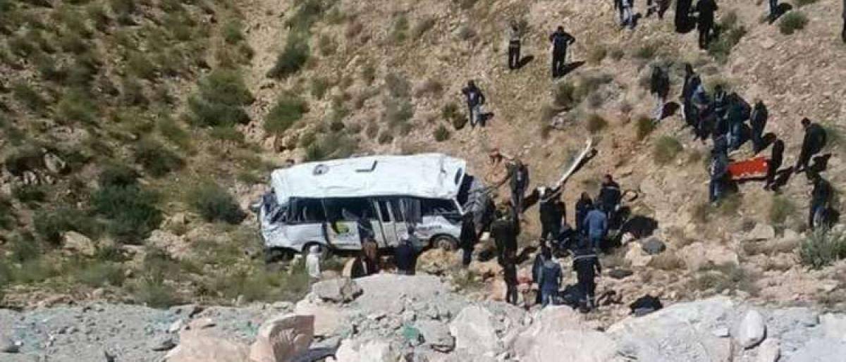 5 قتلى و20 إصابة بانقلاب حافلة ركاب في تونس