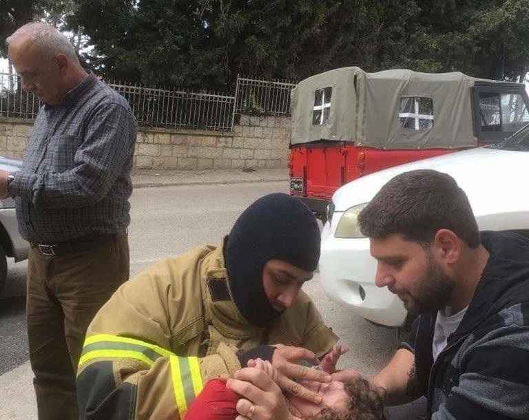 احتجزت داخل سيارة والدتها وهذا ما حدث