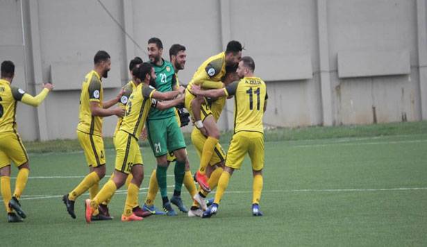 بطولة لبنان في كرة القدم
العهد يسحق الاخاء (6-1) ويحتفظ باللقب
والنجمة يحسم الدربي مع الأنصار بضربة جزاء