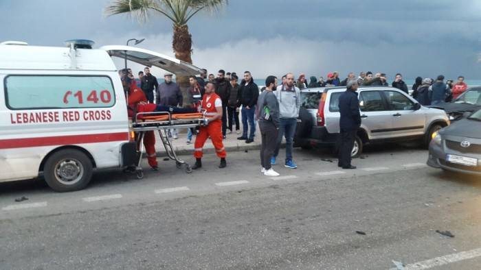 جريح في حادث سير في صور