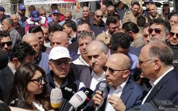 موظّفو البلديات يعتصمون

في رياض الصلح: نريد حقوقنا