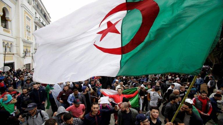 الداخلية الجزائرية تصدر تراخيص لعشرة أحزاب سياسية جديدة