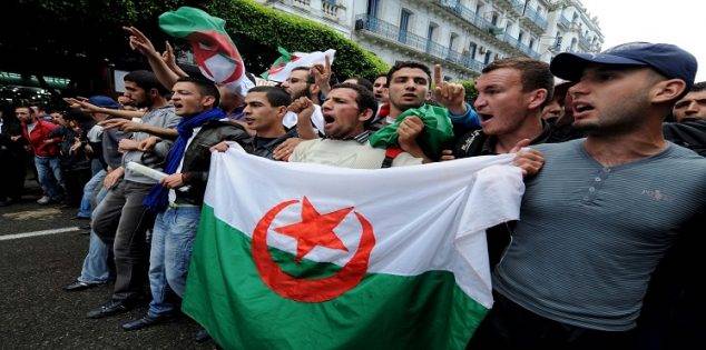 الجزا ئر: انسحاب قوات مكافحة الشغب من أهم موقع احتجاجي