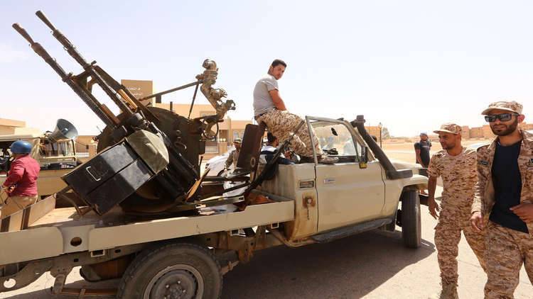 الشرطة توقف قوات حفتر