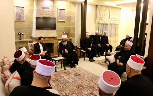 الـغريب تـابـع مـع وفود

ملفّ عودة النازحين والأوضاع في الجبـل