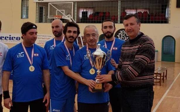 نادي التعاضد يكرّم بطلاته في المبارزة