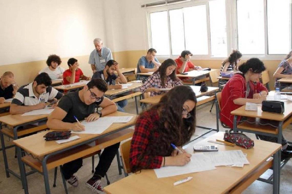 الطلاب ينتفضون بعد قرار "الكاميرات"... وزينب إلى وزير التربية "الجديد": "ريتك ما جيت"