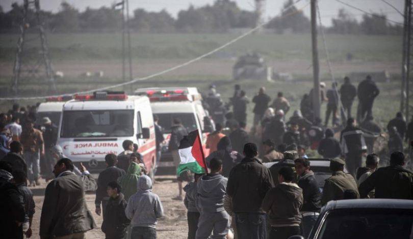الجيش الإسرائيلي يقتل طفلا فلسطينيا ويجرح 68 متظاهرا شرقي غزة