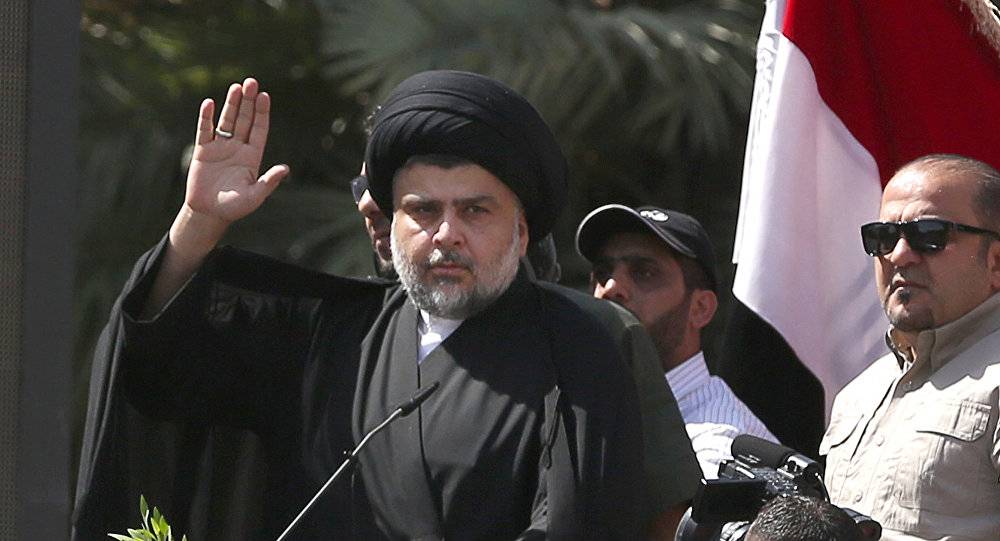 أنصار مقتدى الصدر يجبرونه على مغادرة صلاة الجمعة