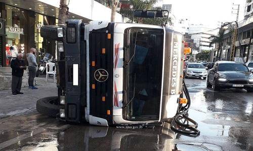 بالصور... انقلاب صهريج في الكسليك!