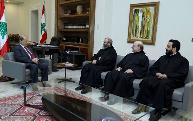 عون تلقى دعوة لحضور سجدة الصليب في «الروح القدس» والقيامة في بكركي

الراعي: الموازنة ستُدرس الأسبوع المقبل