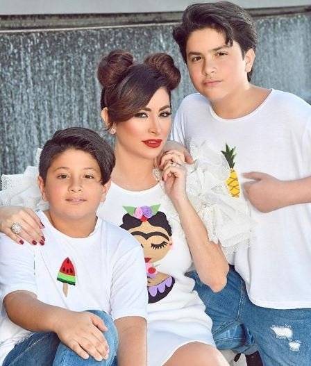 ديما بياعة تنشر صوراً لإبنيها من تيم حسن وتتغزل بهما