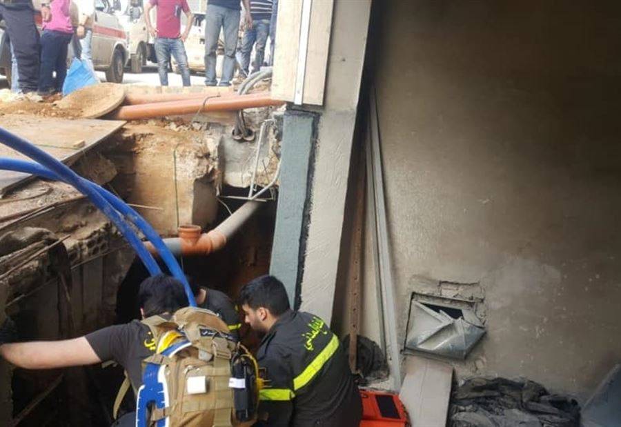 بالصور: سقط داخل ورشة بناء في الجناح!