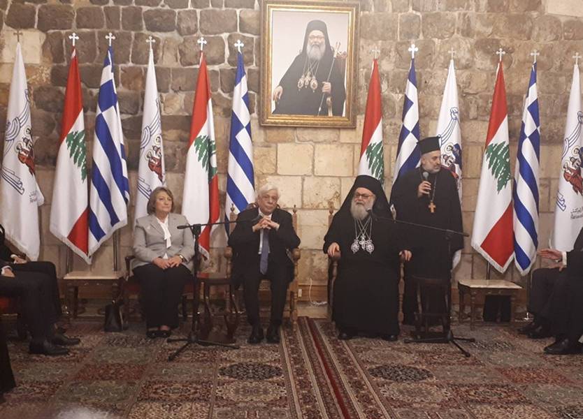خبر صادم ومؤثر جداً
بكى رئيس جمهورية اليونان اثناء زيارته لكنيسة البلمند الارثوذكسية