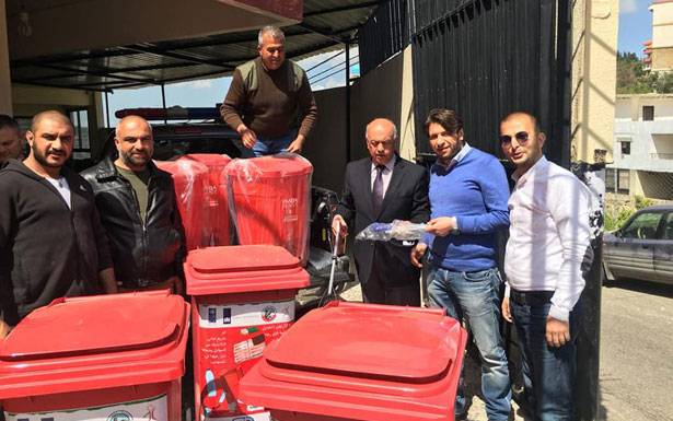 بلدة بخعون باشرت تنفيذ

مشروع فرز النفايات من المصدر