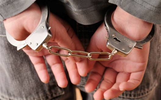 توقيف شخصين قاما بعمليات سطو على محال تجارية في حارة صيدا