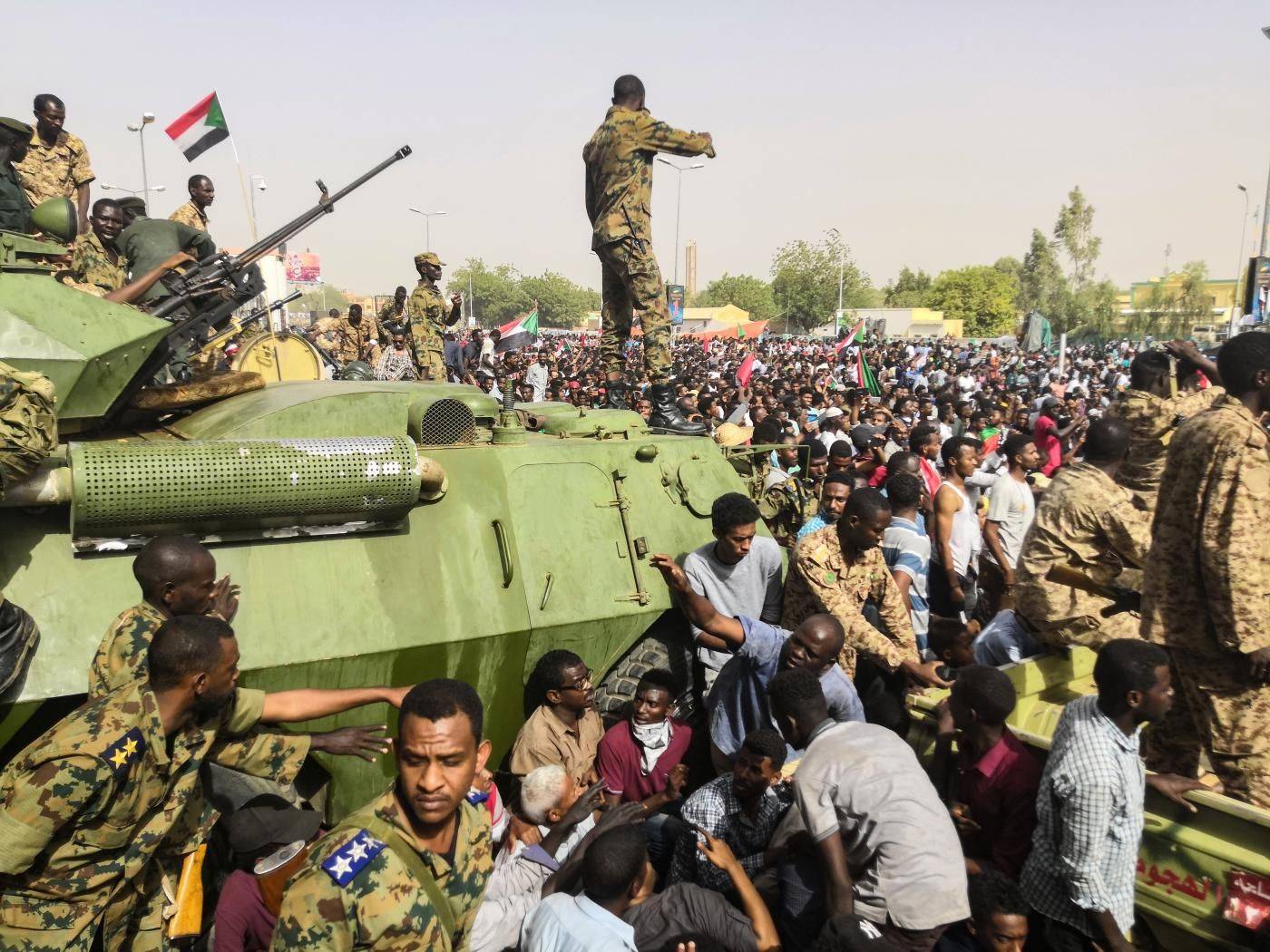 السودان.. المجلس العسكري يجدد تأييده «للشخصية المدنية»
