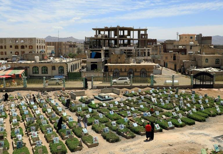 "الأزمات الدولية" تدعو واشنطن لمساعدة الرياض على الخروج من حرب اليمن
