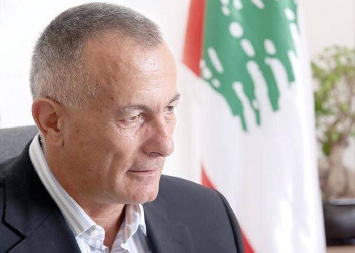 روكز: لا للمس برواتب العسكريين