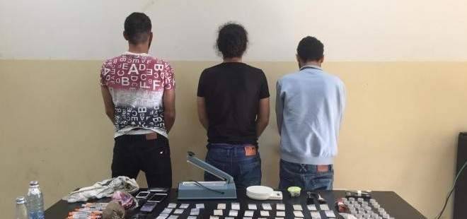 قوى الامن: توقيف عصابة ترويج مخدرات وعملة مزيفة في كسروان وجبيل