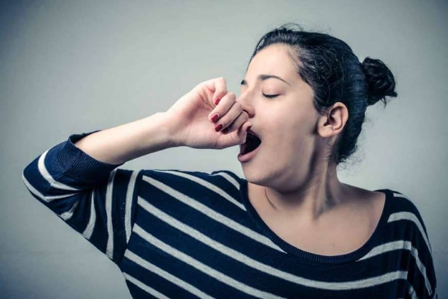 كيف تتخلص من التثاؤب طوال اليوم بخطوات بسيطة؟