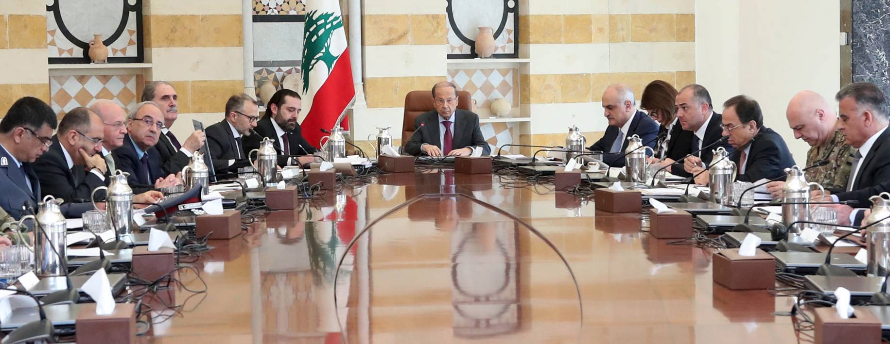 صراع الأمن والقضاء وتراجع باسيل عن تخفيض الرواتب والموازنة لن تمسّ الرواتب
لا إلغاء للرقم 3 للجيش وعلاقة حارة حريك ــ المختارة تتحرّك وواشنطن ضدّ الصين في لبنان