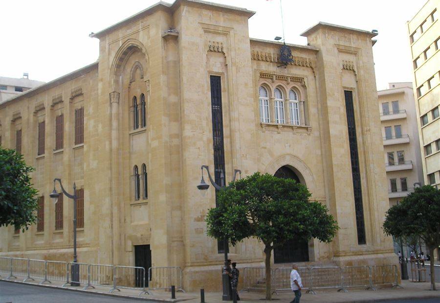 نائب يتعرض لوعكة صحية خلال جلسة لجنة البيئة
