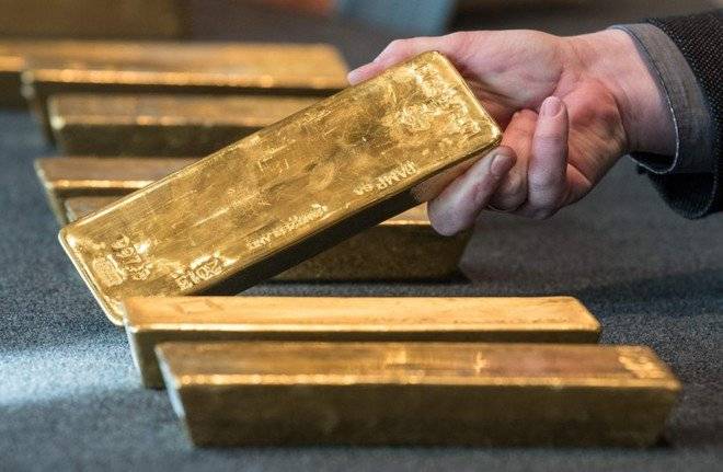 الذهب يهبط لأدنى مستوى في 2019 مع تحسن آفاق الاقتصاد العالمي