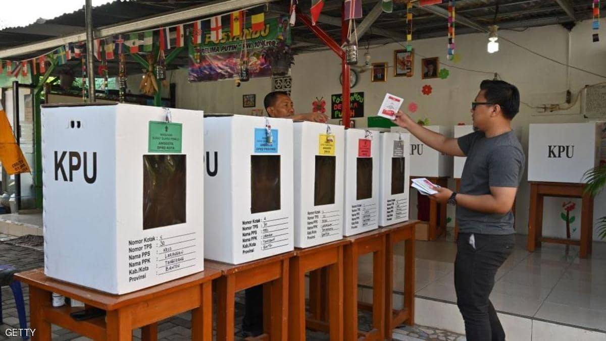 إندونيسيا تختار رئيسا جديدا في أكبر انتخابات بالعالم تجري بيوم واحد