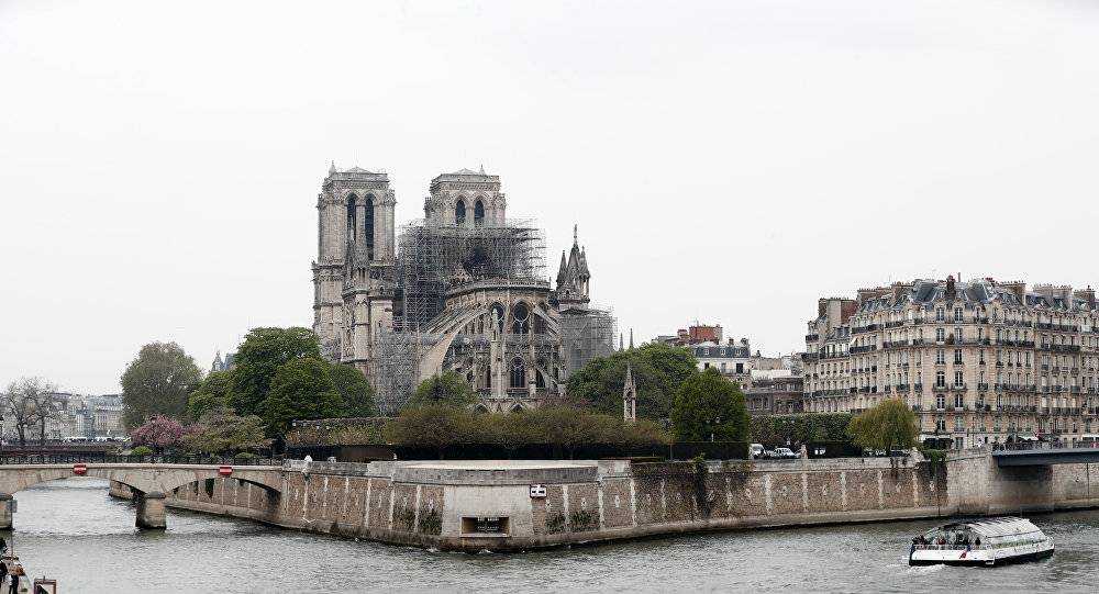 فرنسا تنظم مسابقة دولية لاختيار أفضل المهندسين لإعادة بناء برج نوتردام