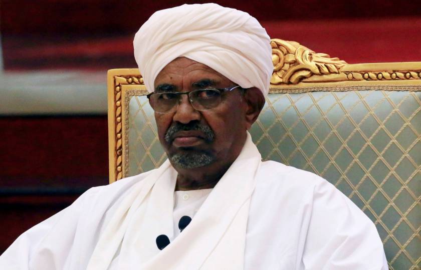 أول دولة تُعلن استعدادها منح اللجوء للرئيس السوداني المعزول عمر البشير