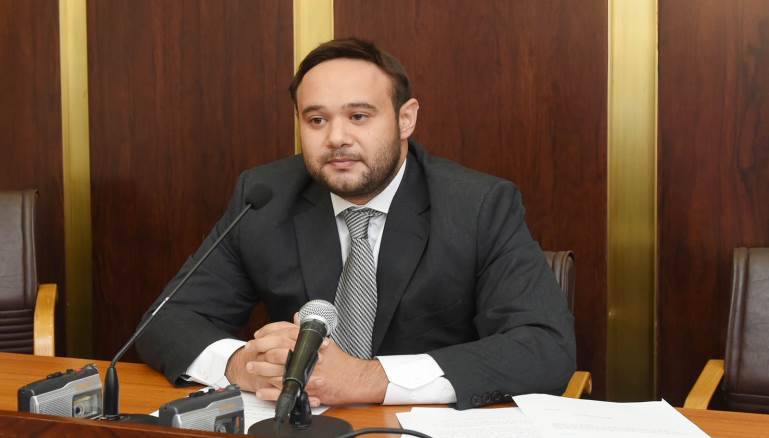 كاظم الخير: أليست خطة الكهرباء دون هيئة ناظمة فسادا؟