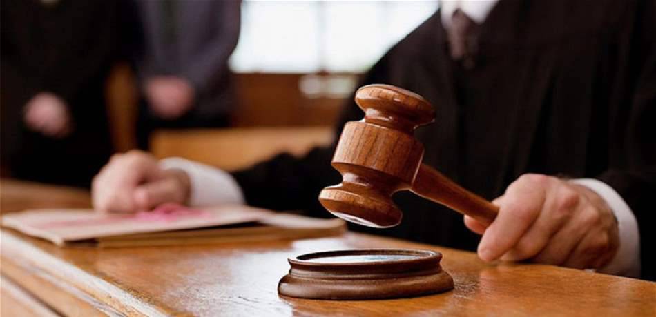 مذكّرات توقيف بحقّ 3 موظّفين في وزارة المهجّرين