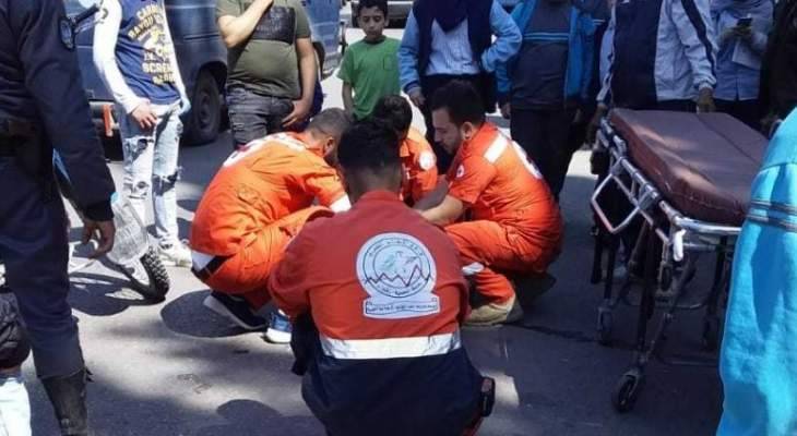 سقوط تلميذة من الباص امام مدرستها في صيدا وإصابتها بجروح