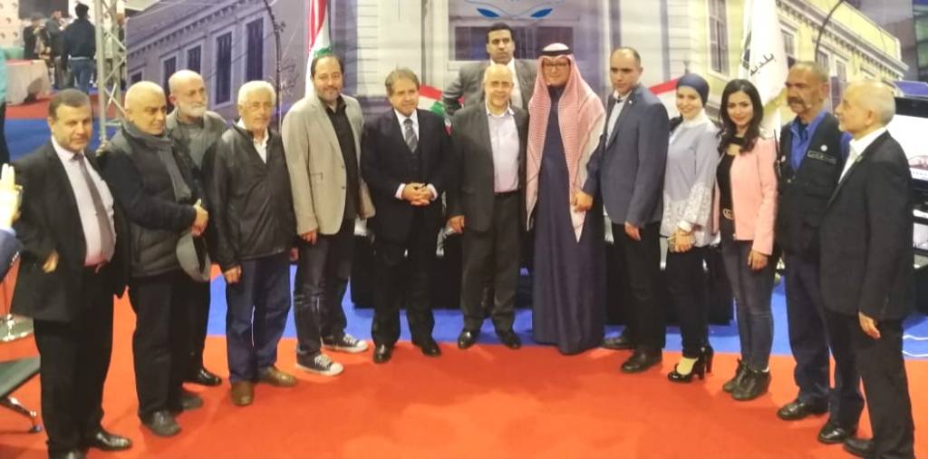 السفير البخاري جال في معرض الكتاب وتوقف في جناح بلدية طرابلس