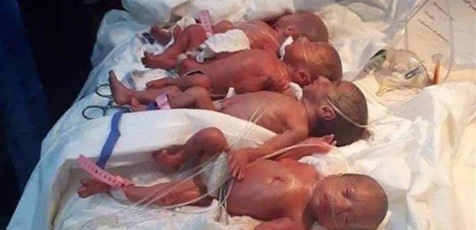 بعد 18 عاماً من الحرمان.. نيجيرية تنجب 5 توائم
