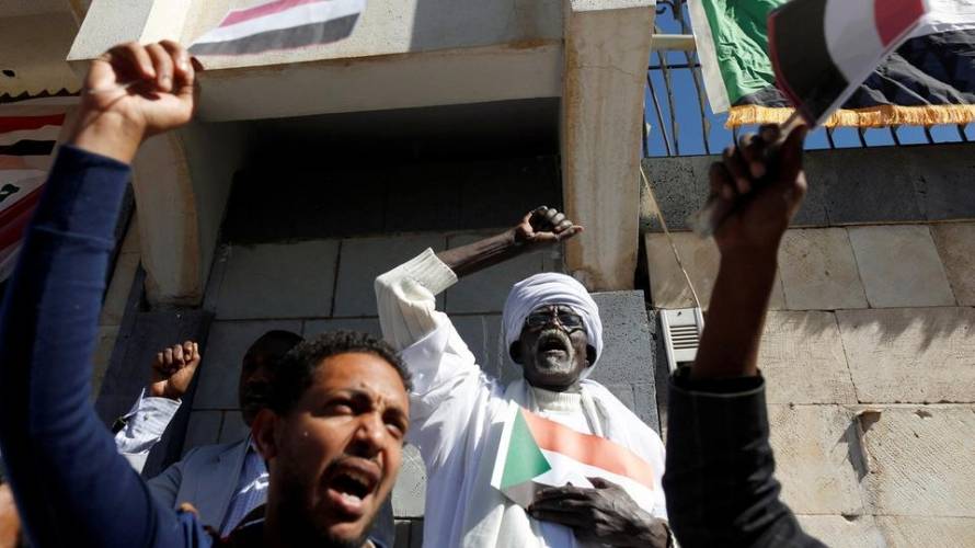 ثوّار السودان ومحاولات التعلّم من نكبات الربيع العربي