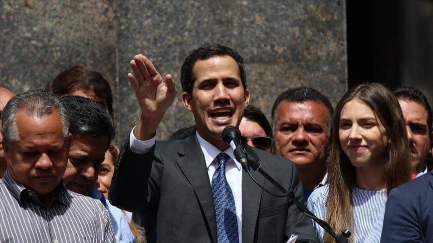 فنزويلا.. غوايدو يدعو المعارضة للتظاهر 1 مايو