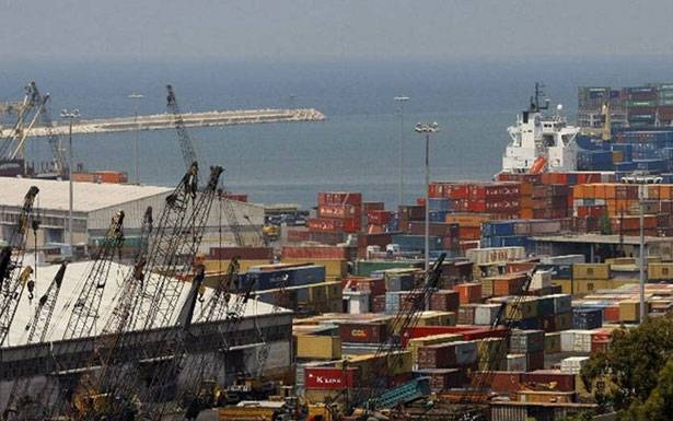 أموال مرفأ بيروت المسلوبة تساوي ضعف ما توفره الدولة من اقتطاع 5% من رواتب موظفيها
