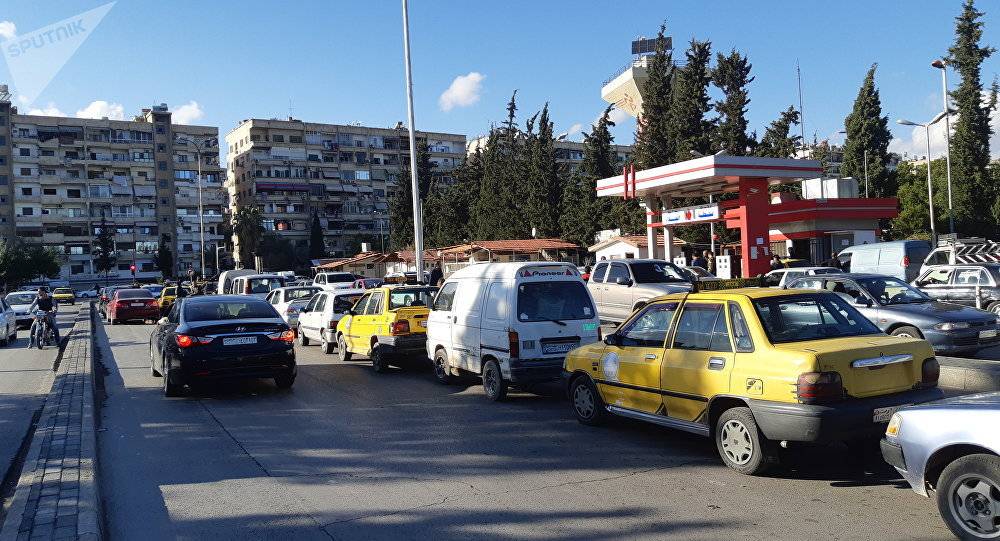 بالفيديو۔۔۔ النفط السورية ترسل صهاريج متنقلة لفك الاختناقات وتشكر المواطنين على صبرهم
